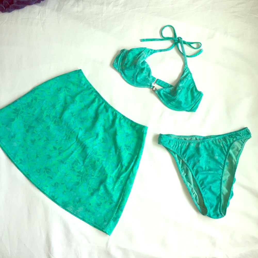 VENUS swimwear Bikini and coverup skirt